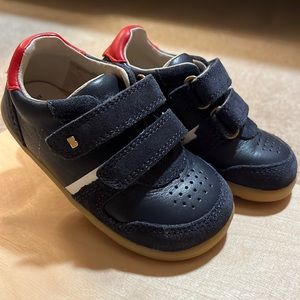 NEW Bobux Riley Sneakers in Navy/Red, Real Leather EU21